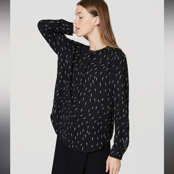 LOFT Tops - LOFT Black and White Patterned Blouse